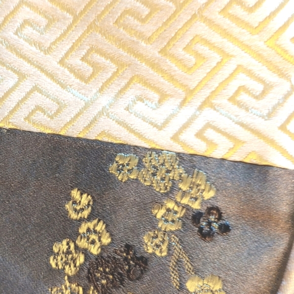 Yellow & green clutch fan shaped floral & geometric pattern, measurement in pics - Picture 2 of 5